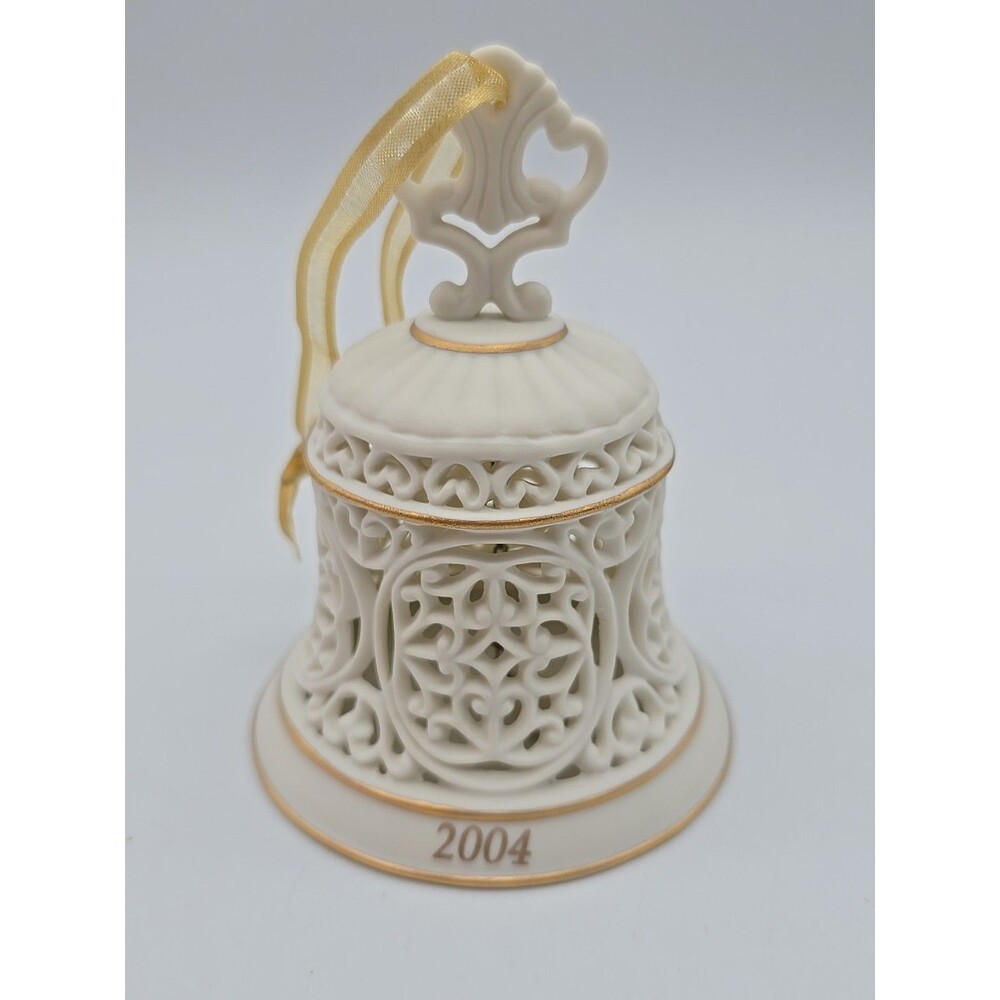 2004 Wedgwood Porcelain Pierced Bell Christmas Ornament Original Box GORGEOUS
